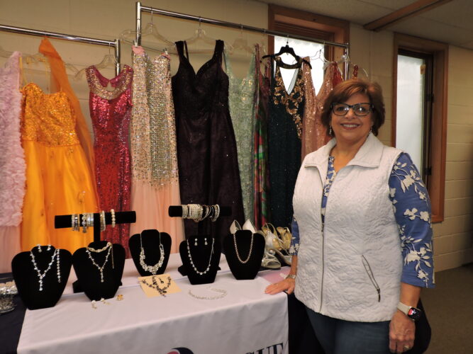 Cinderella Project Helps Marshall Co. Girls ‘Say Yes to the Dress’